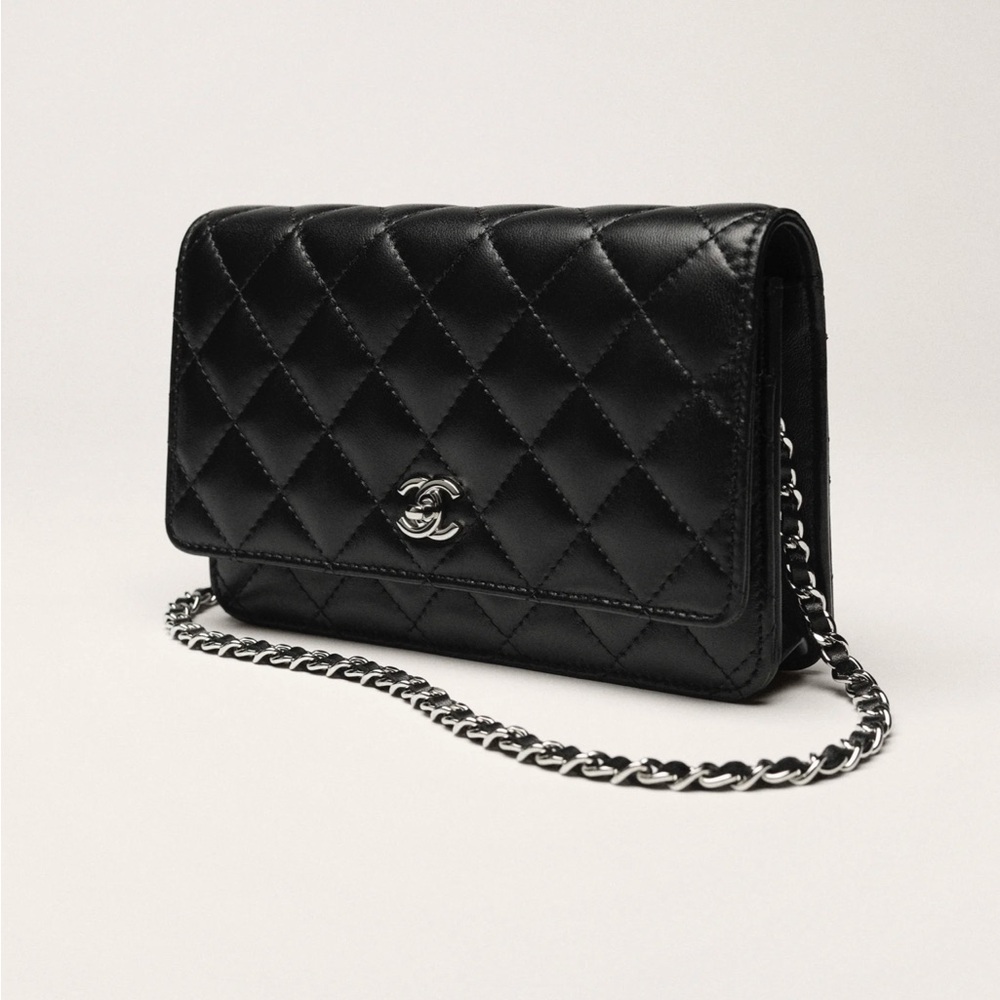 Chanel black wallet on chain Lambskin & Silver-Tone Metal
Black - Picture 2 of 12